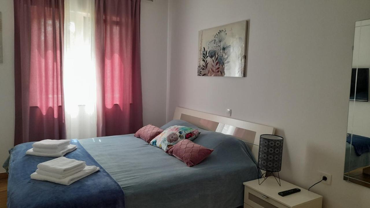 Apartments & Room Danijel Pinezići Buitenkant foto