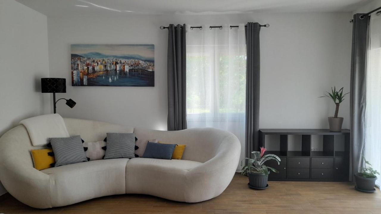 Apartments & Room Danijel Pinezići Buitenkant foto