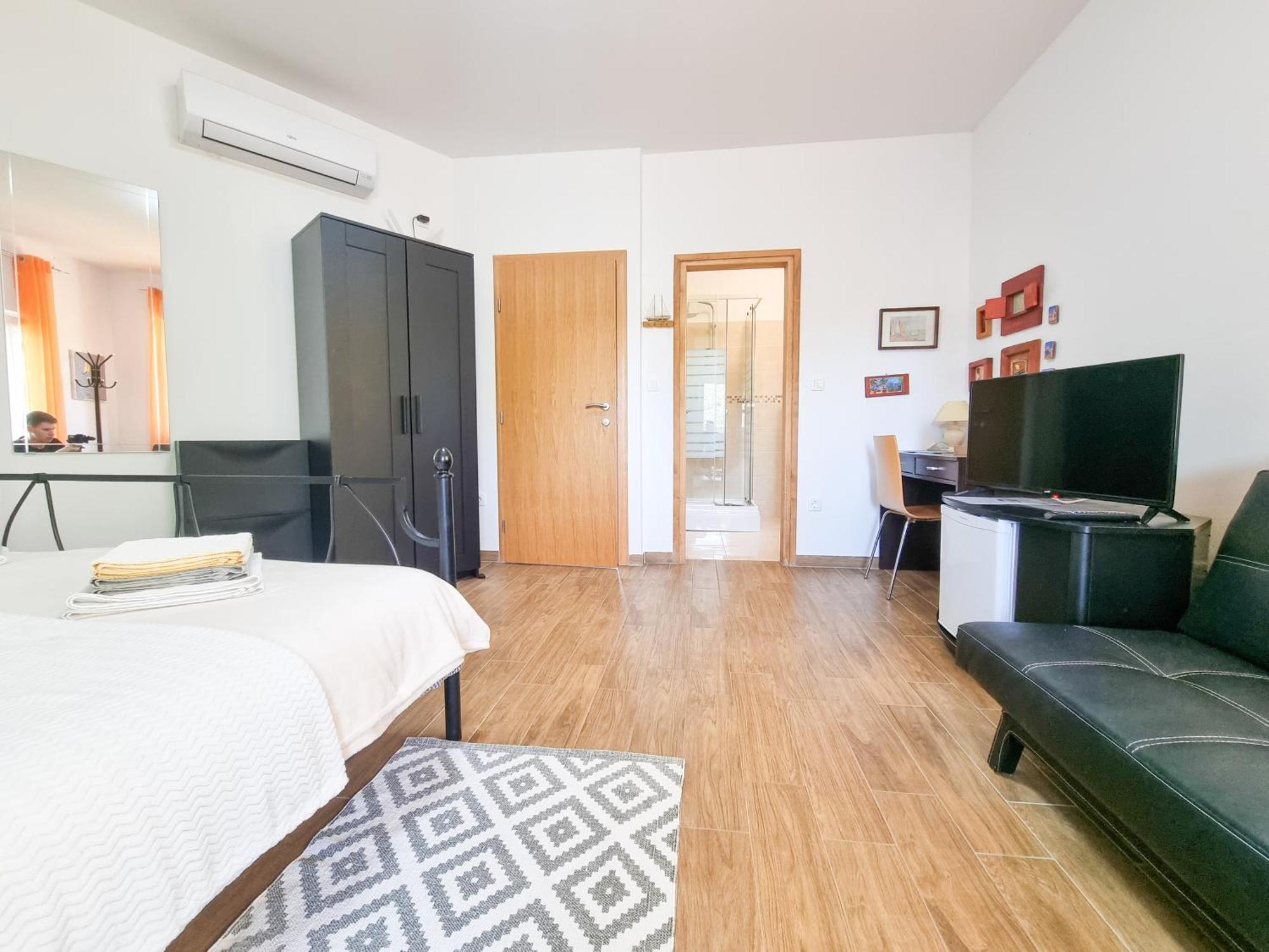 Apartments & Room Danijel Pinezići Buitenkant foto