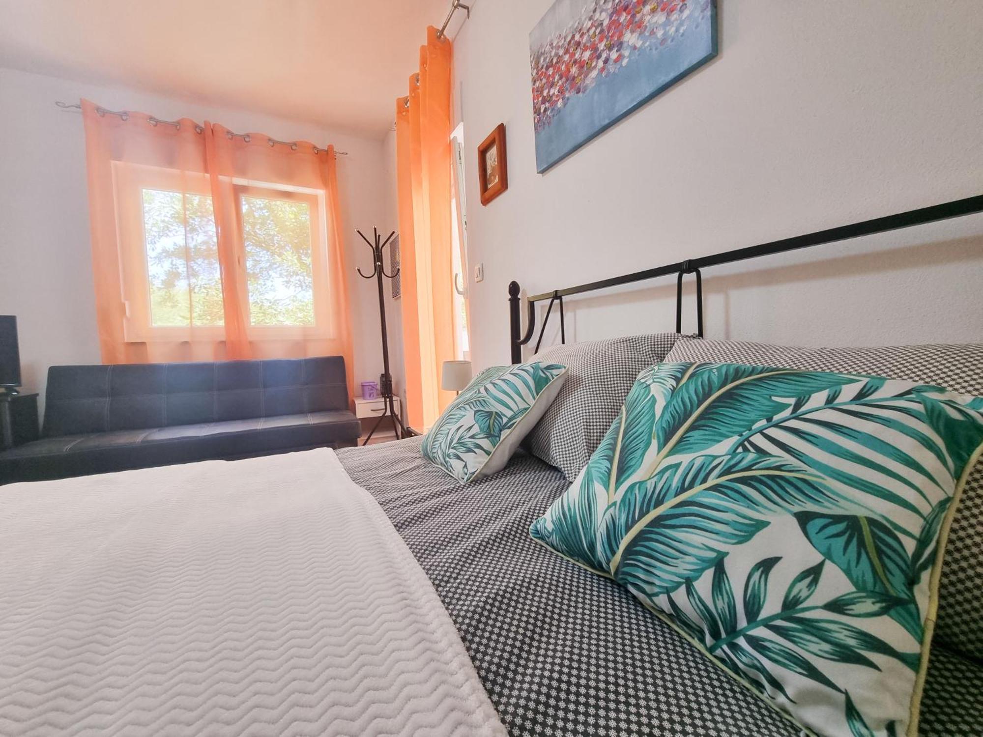 Apartments & Room Danijel Pinezići Buitenkant foto